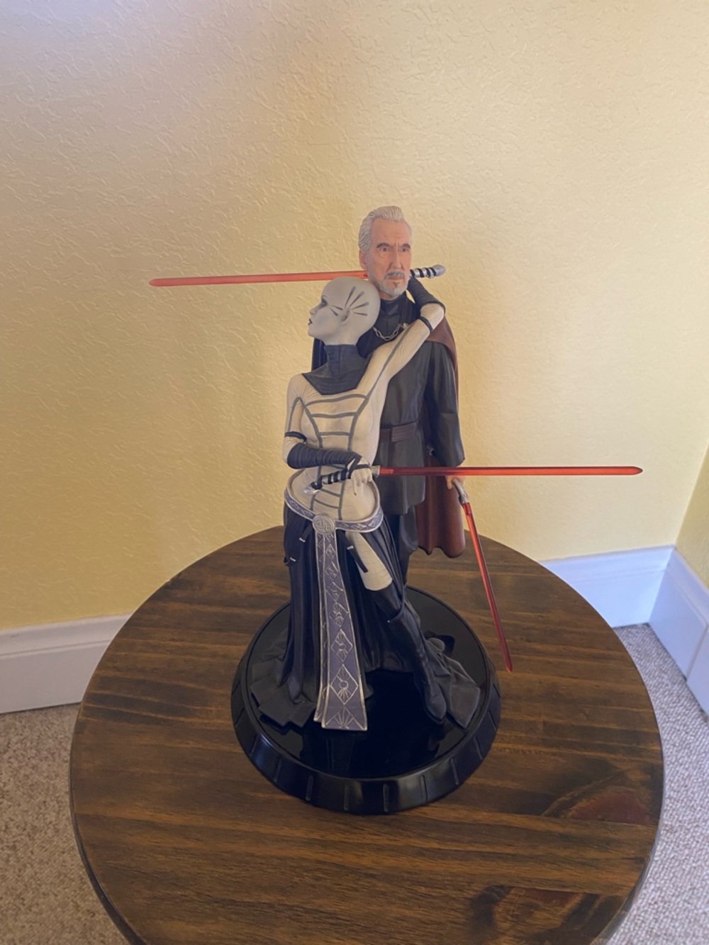 Star Wars ASAJJ VENTRESS and COUNT DOOKER statue  Special Edition.